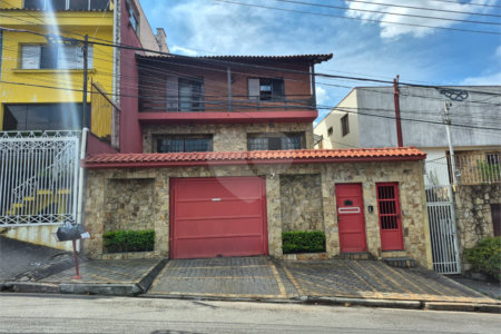 Casa à venda com 3 quartos, sendo 1 suíte, em Parque São Domingos, São Paulo, SP