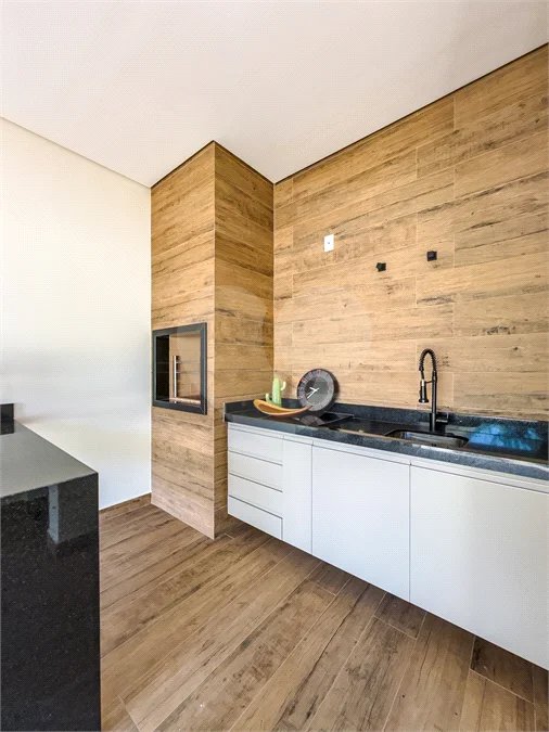 Indaiatuba - Condomínio Milano - Sobrado - 350 m² de terreno - 240 m² de área construída - 4 vagas de garagem, sendo 2 cobertas - Salas de estar e jantar integradas - 3 suítes com closet e varanda no pavimento superior - Escritório no térreo - Espaço gourmet com churrasqueira - Banheiro externo