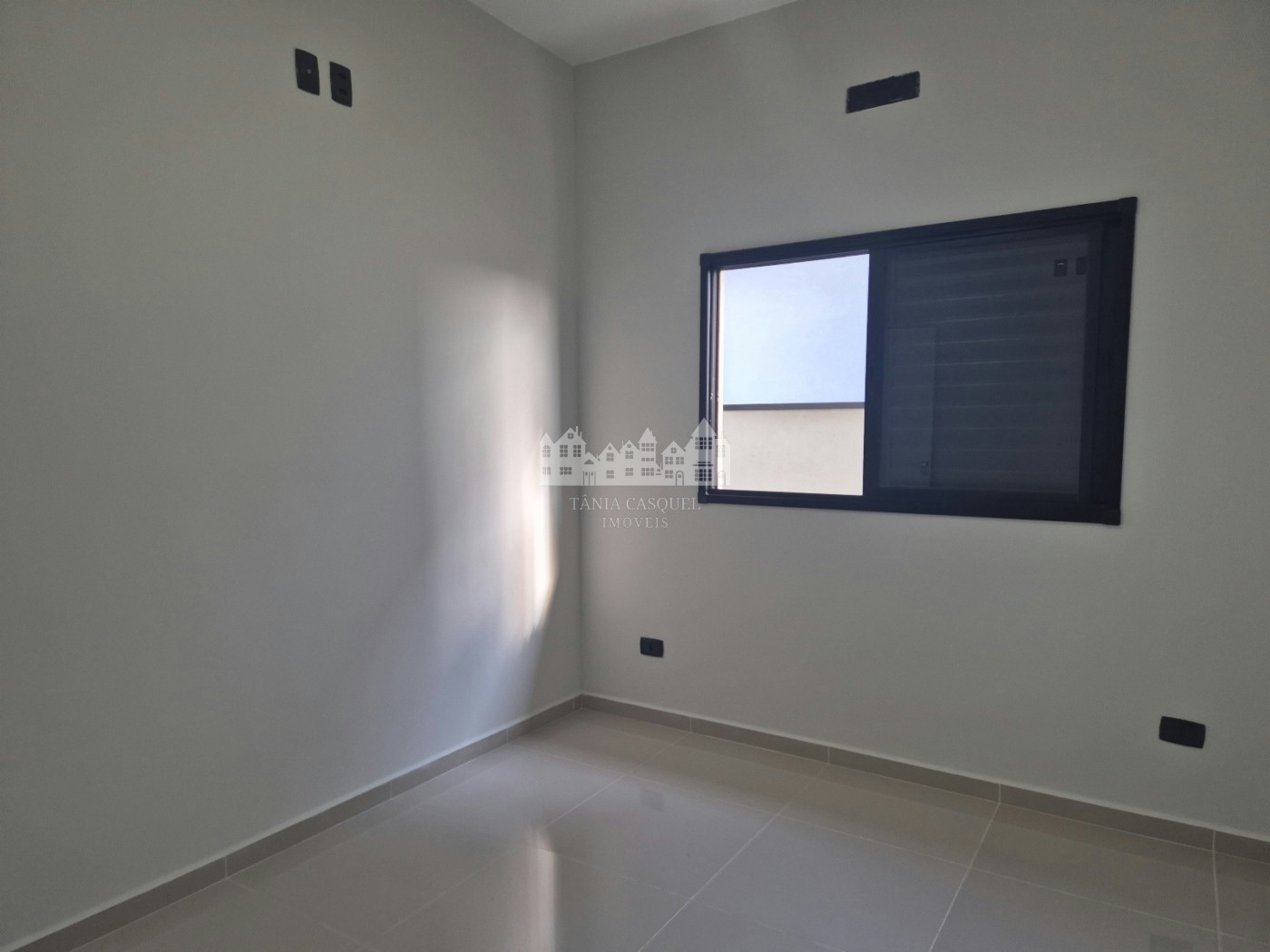 Casa térrea à venda com 4 quartos, sendo 2 suítes, no condomínio Alto da Floresta, Bom Jesus dos Perdões - SP