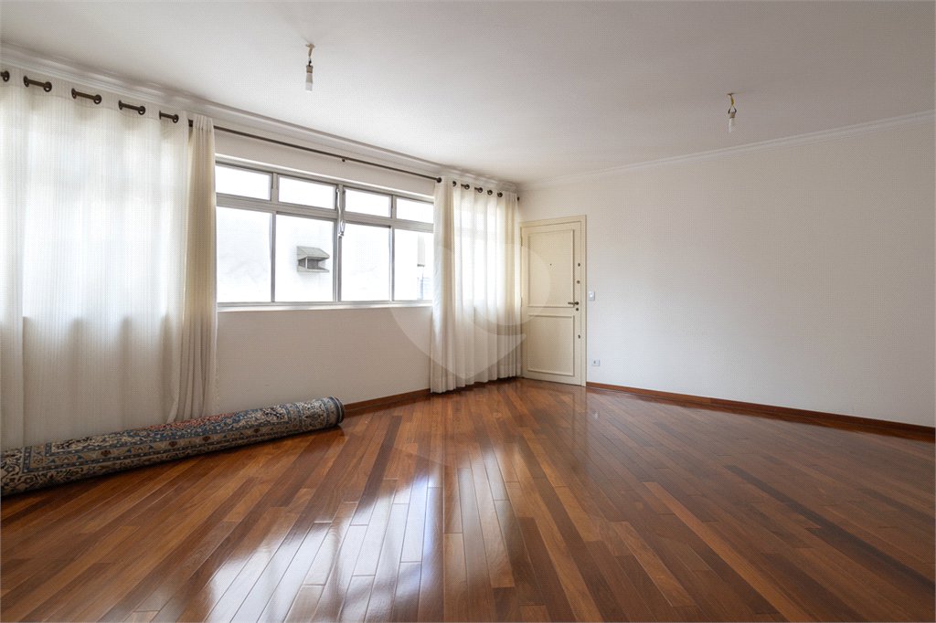 Apartamento à venda com 3 quartos, sendo 1 suíte, em Jardim Paulista, São Paulo, SP