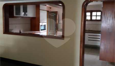 Sobrado à venda com 3 quartos, sendo 1 suíte,  em Vila Tibagi, Guarulhos, SP