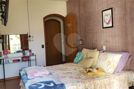 Casa de Vila à venda com 3 quartos, sendo 2 suítes, em Jardim Emília, Sorocaba, SP