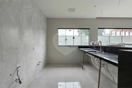 Casa à venda com 3 quartos, sendo 1 suíte, no condomínio Grand Park, Rio de Janeiro - RJ
