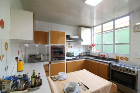 Casa à venda com 4 suítes em Jardim Leonor, São Paulo, SP