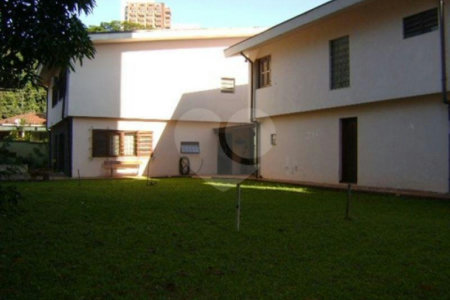 Sobrado à venda com 4 quartos, sendo 2 suítes, em Santo Amaro, São Paulo, SP