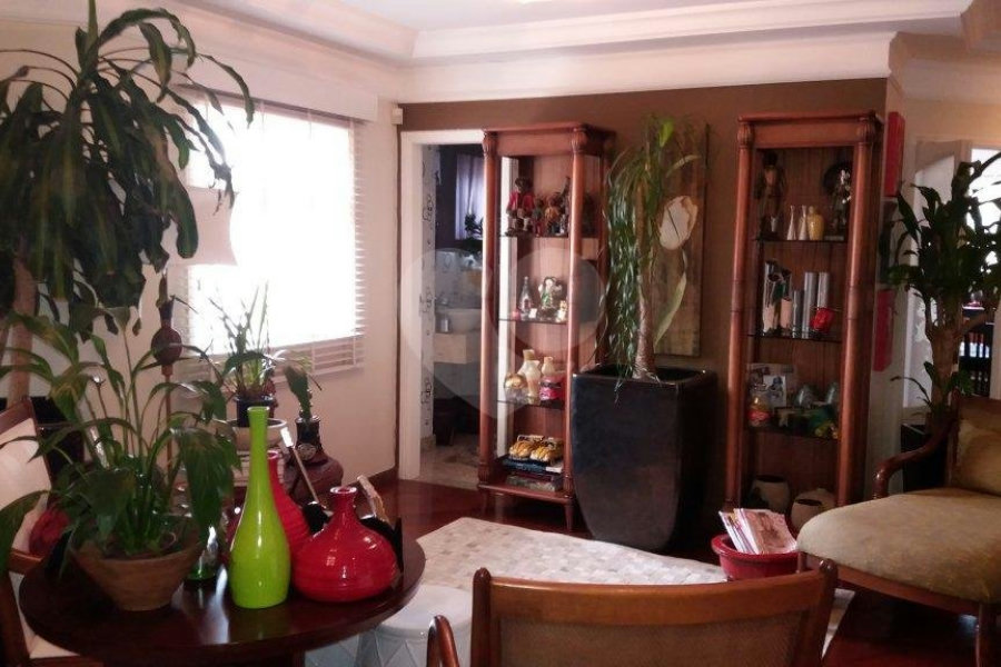 Casa à venda com 4 suítes em Jardim Floresta, São Paulo, SP