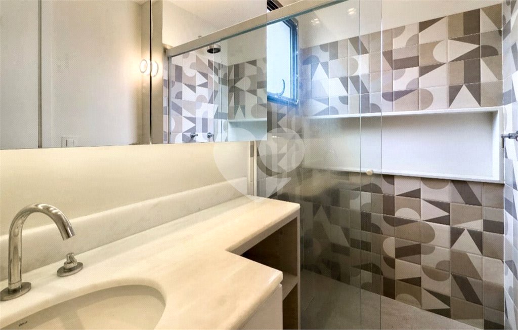 Apartamento à venda com 2 quartos, sendo 1 suíte,  em Vila Olímpia, São Paulo, SP