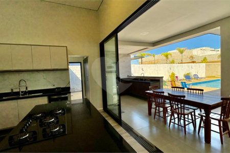 Casa à venda com 3 suítes no condomínio Village Ipanema 2, Araçoiaba da Serra - SP