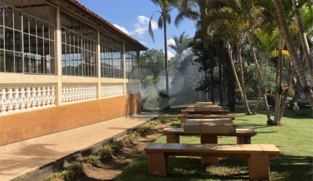 Casa à venda com 5 quartos, sendo 2 suítes,  no condomínio Residencial Guaraiuva -, Vargem - SP