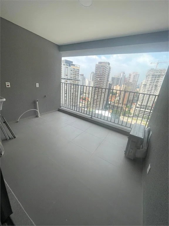 Apartamento à venda ou para alugar com 2 suítes em Jardim das Acácias, São Paulo, SP