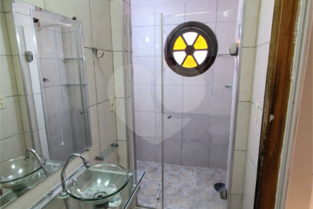 Casa à venda com 3 quartos, sendo 1 suíte, no condomínio Caconde, São Bernardo do Campo - SP