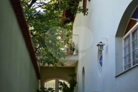 Casa à venda com 3 quartos, sendo 1 suíte, no condomínio Travessa Cacique Apoena,493, São Paulo - SP