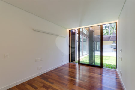 Casa à venda com 5 suítes no condomínio Chácara Flora, São Paulo - SP
