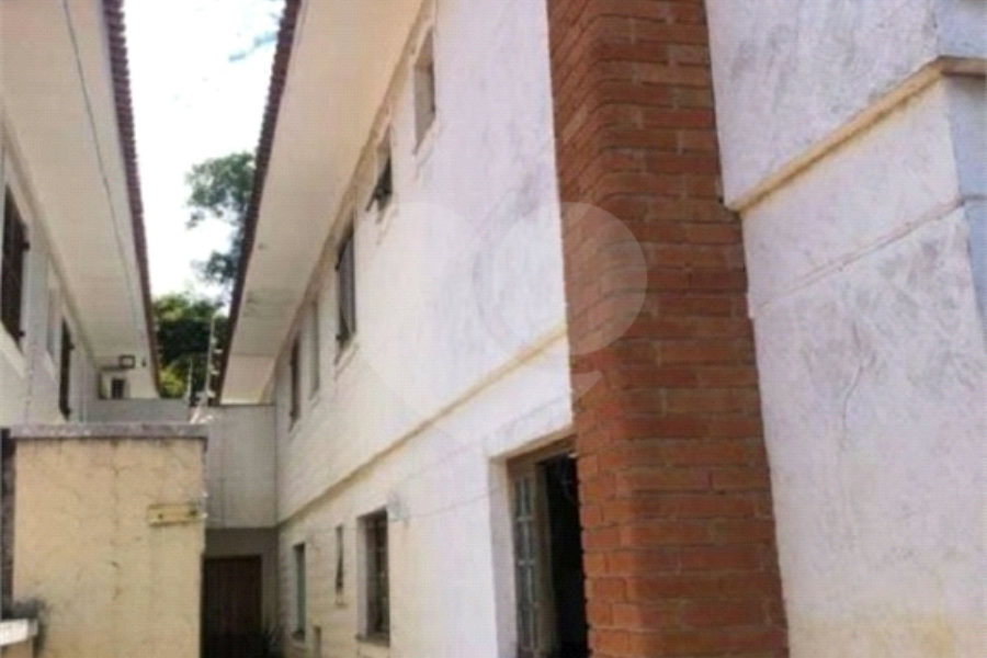 Sobrado à venda com 4 quartos, sendo 3 suítes, em Vila Irmãos Arnoni, São Paulo, SP
