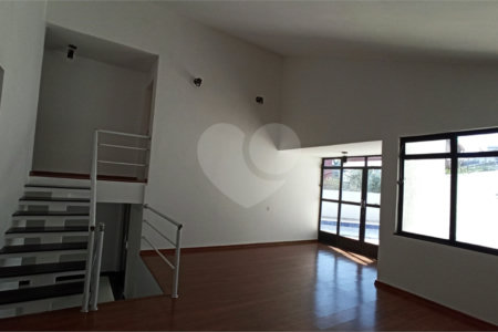 Sobrado para alugar com 3 quartos, sendo 1 suíte,  em Vila Oliveira, Mogi das Cruzes, SP