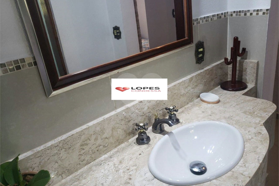 Casa à venda com 4 quartos, sendo 2 suítes, no condomínio Alpes da Cantareira, Mairiporã - SP