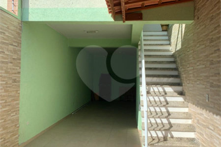 Sobrado à venda com 3 quartos, sendo 1 suíte,  em Vila Gumercindo, São Paulo, SP