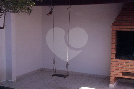 Sobrado à venda com 3 quartos em Jardim Itacolomi, São Paulo, SP