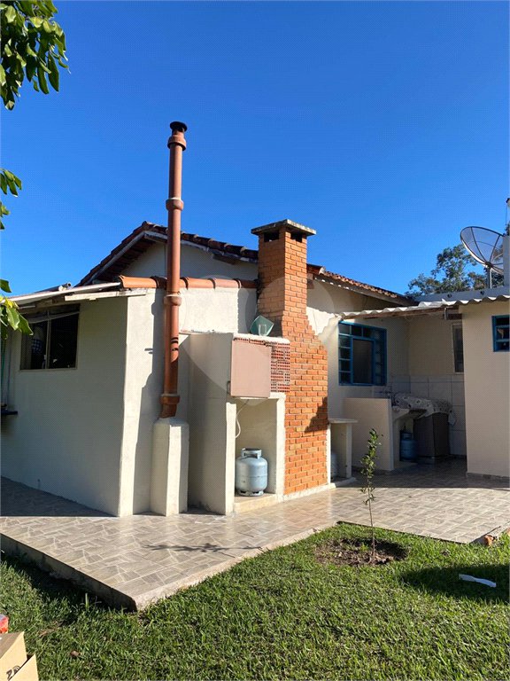 Chácara à venda com 5 quartos, sendo 2 suítes,  no Centro, Sarapuí, SP