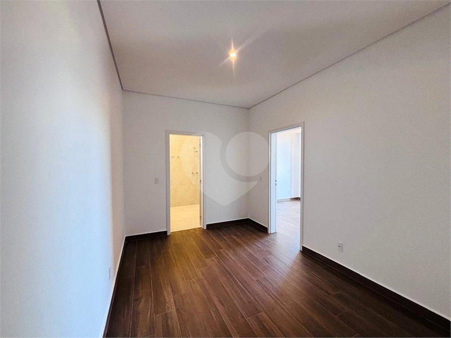 Casa à venda com 4 quartos, sendo 3 suítes, no condomínio Residencial Chácara Ondina, Sorocaba - SP