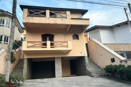 Sobrado à venda ou para alugar com 3 quartos, sendo 2 suítes,  em Arujázinho Iv, Arujá, SP