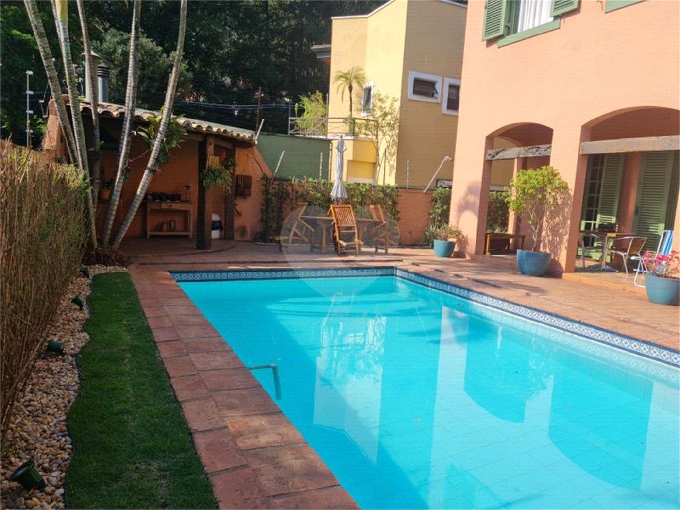 Casa à venda com 5 quartos, sendo 2 suítes,  em Jardim Morumbi, São Paulo, SP