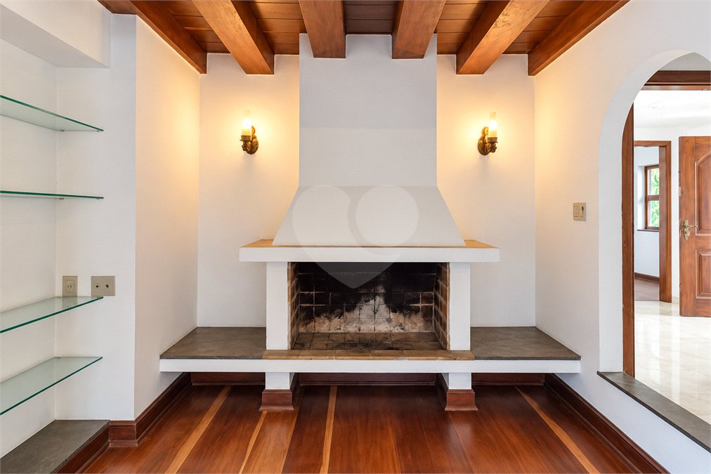 Casa Térrea à venda com 4 quartos, sendo 2 suítes, em Alto da Boa Vista, São Paulo, SP