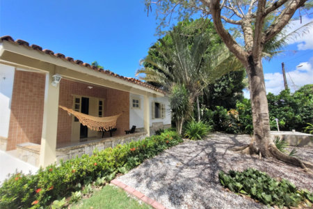 Casa à venda com 4 quartos, sendo 2 suítes, no Centro, Santa Cruz Cabrália, BA