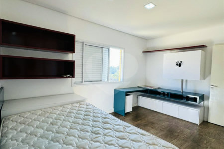 Apartamento à venda com 3 quartos, sendo 1 suíte, em Baeta Neves, São Bernardo do Campo, SP