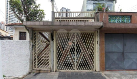 Sobrado à venda com 3 quartos, sendo 1 suíte,  em Bosque da Saúde, São Paulo, SP