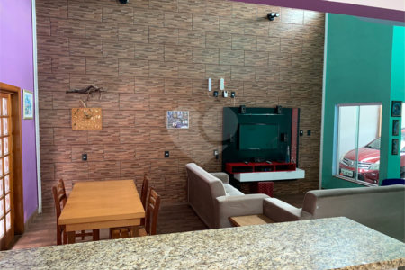 Casa à venda com 3 quartos, sendo 2 suítes, em Jardim Celani, Salto, SP