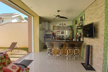 Casa à venda com 3 suítes no condomínio Alpes de Vinhedo, Vinhedo - SP