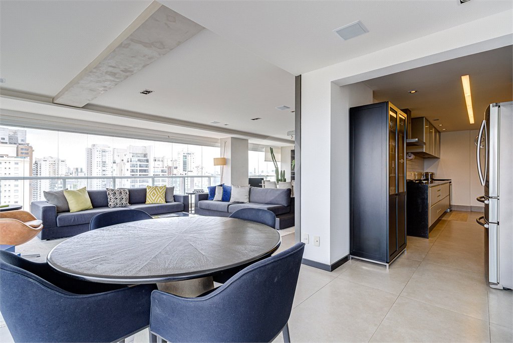 Apartamento à venda com 3 suítes em Campo Belo, São Paulo, SP