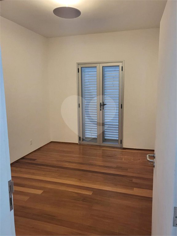 Sobrado à venda ou para alugar com 3 quartos, sendo 1 suíte, em Água Branca, São Paulo, SP