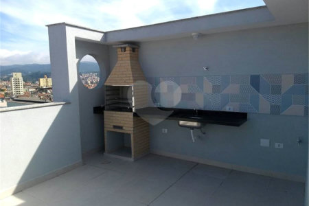 Casa à venda com 3 quartos, sendo 1 suíte, no condomínio Parque Vitória, São Paulo - SP