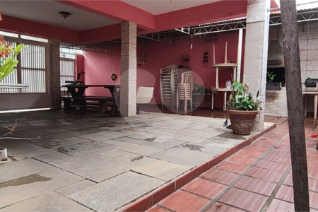 Sobrado à venda com 5 quartos, sendo 2 suítes, em Vila Trujillo, Sorocaba, SP