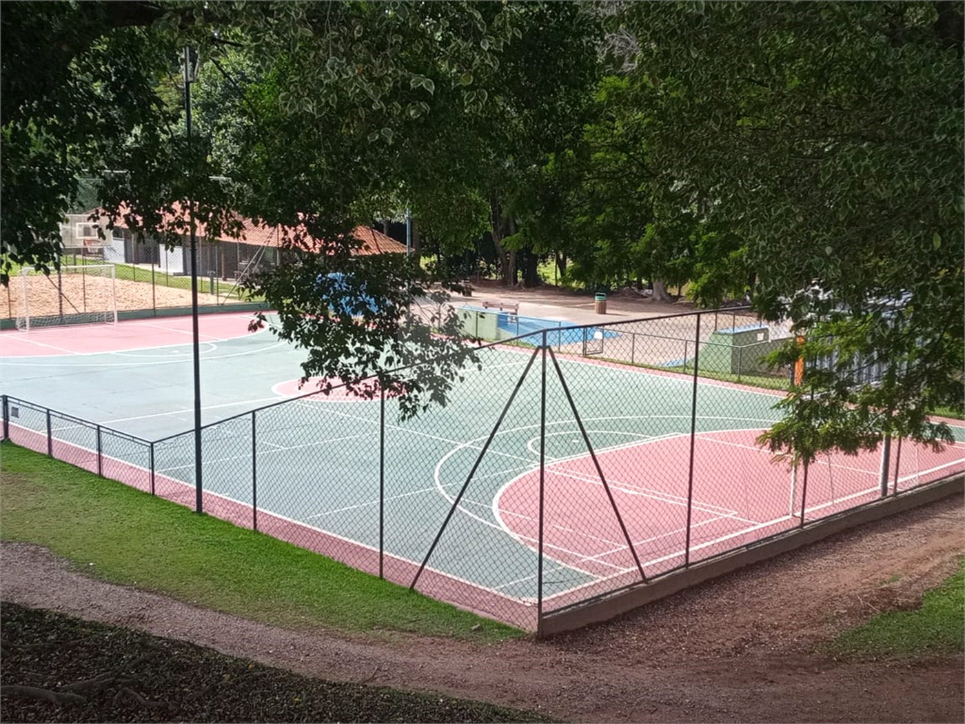 Casa à venda com 4 quartos, sendo 2 suítes,  no condomínio Villaggio Capriccio, Louveira - SP