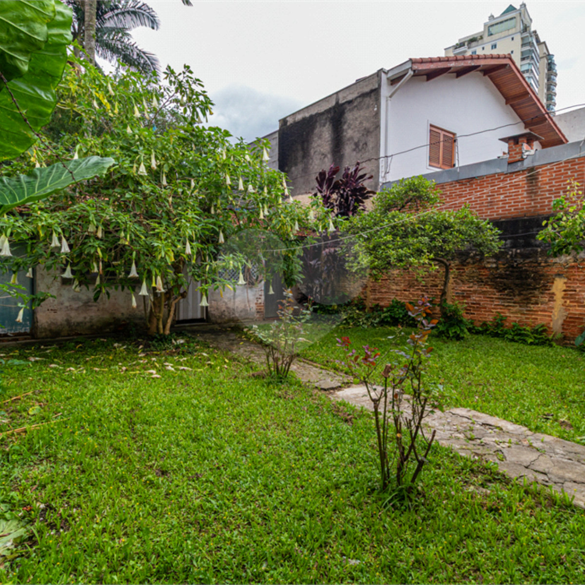 Sobrado à venda com 4 quartos, sendo 1 suíte, em Campo Belo, São Paulo, SP