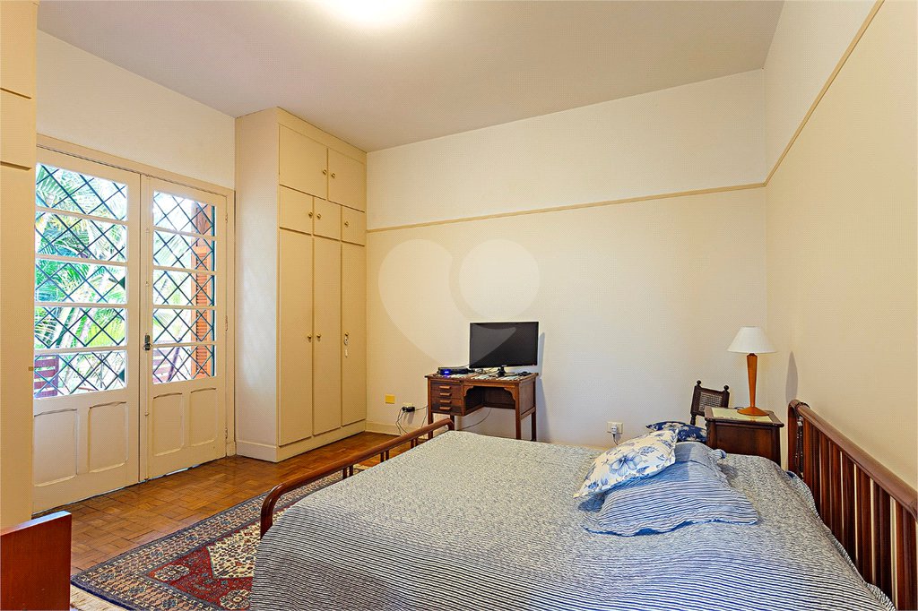 Sobrado à venda com 3 quartos em Jardim Petrópolis, São Paulo, SP