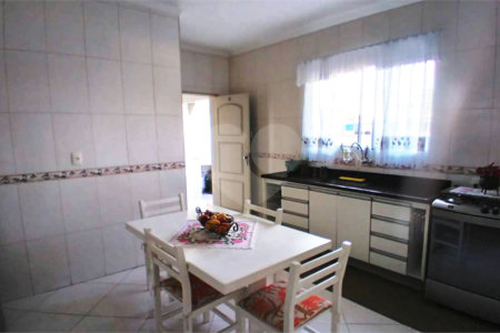 Sobrado à venda com 5 quartos, sendo 1 suíte, em Vila Maria Alta, São Paulo, SP