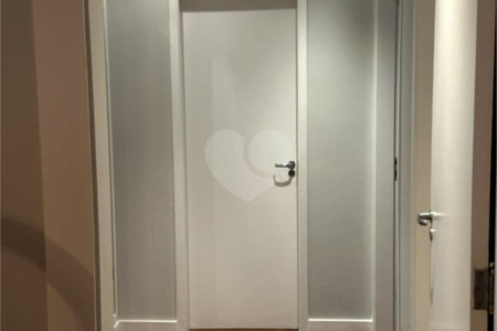 Apartamento à venda com 3 quartos, sendo 1 suíte,  em Cerqueira César, São Paulo, SP