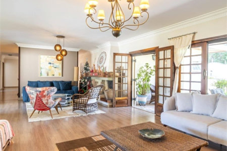 Casa à venda com 7 quartos, sendo 1 suíte, em Condomínio Flamboyant-b, Atibaia, SP