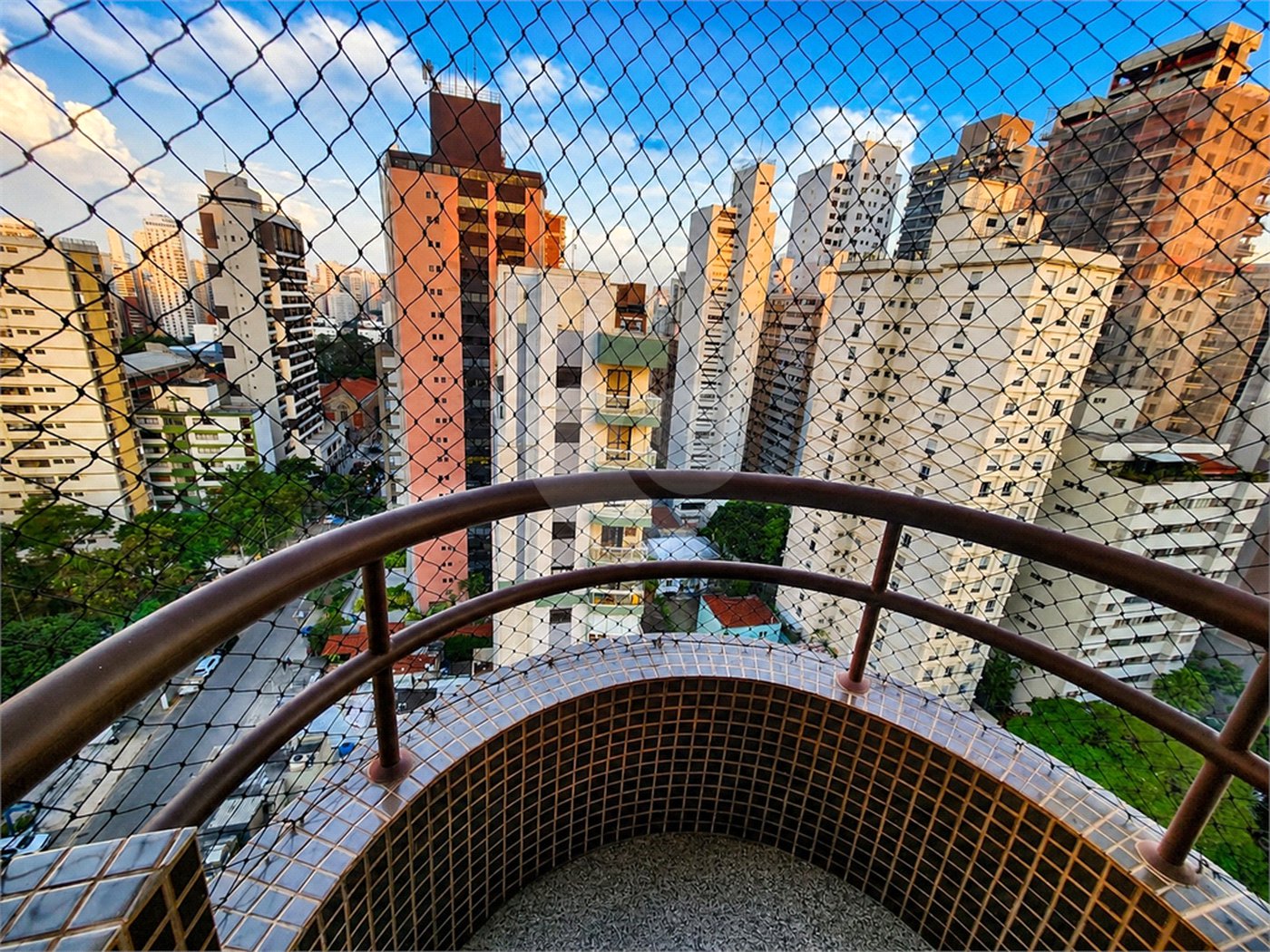 Apartamento à venda com 4 quartos, sendo 3 suítes, em Perdizes, São Paulo, SP