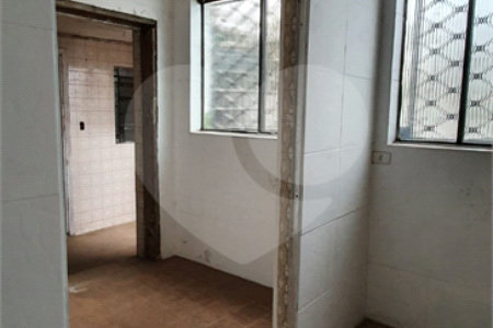 Sobrado à venda com 3 quartos em Várzea da Barra Funda, São Paulo, SP