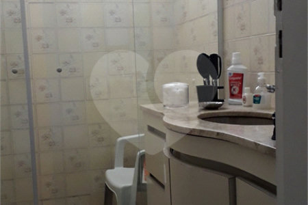 Sobrado à venda com 5 quartos, sendo 1 suíte, em Jardim Caravelas, São Paulo, SP