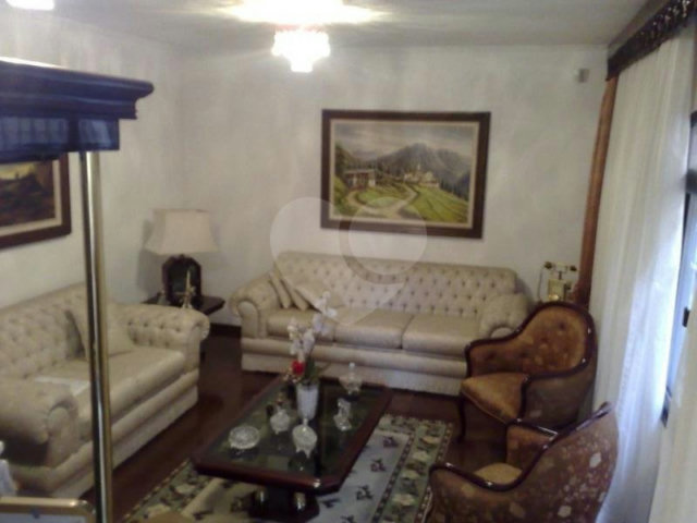 Sobrado à venda com 4 quartos, sendo 2 suítes,  em Vila Guilherme, São Paulo, SP