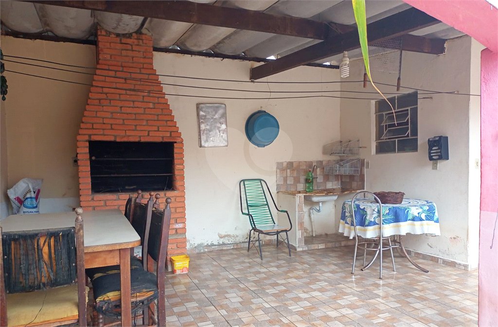 Casa à venda com 3 quartos, sendo 1 suíte, em Vila Regina, Itapetininga, SP