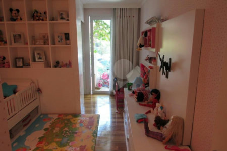 Apartamento à venda com 3 suítes em Real Parque, São Paulo, SP