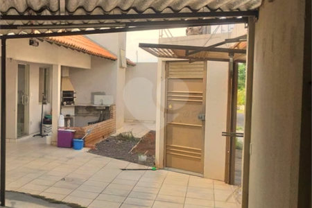 Casa térrea para venda em Araraquara/SP.
