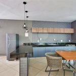 Apartamento com 68m² sala 02 ambientes, 02 dormitórios, sendo 01 suíte banheiro social e vaga no subsolo.! Venha conhecer!